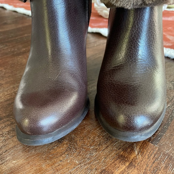 UGG size 7 leather and shearling boots - Picture 4 of 13